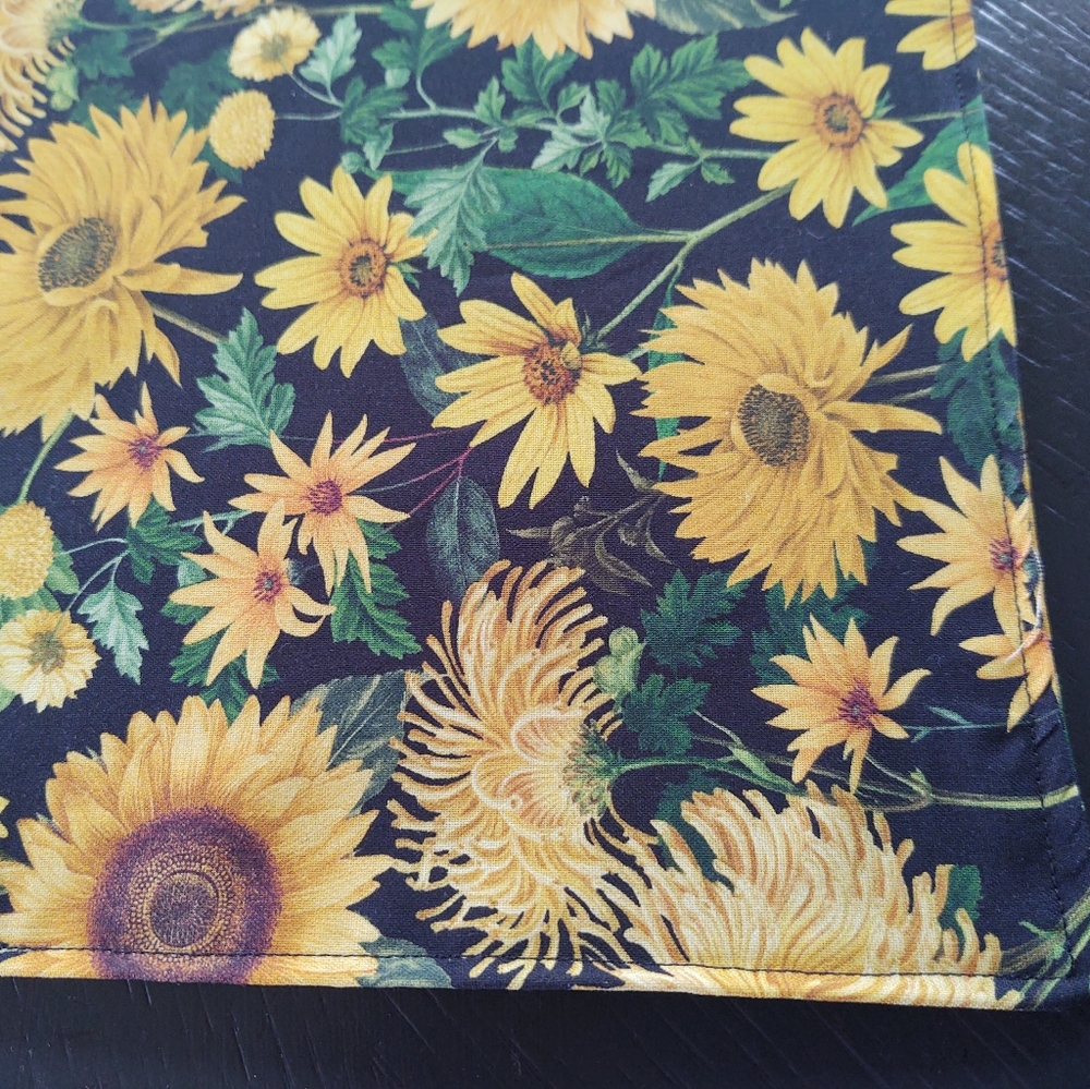 Sunflower table runner - Picture 3 of 3